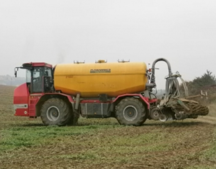 19.2.2015 Dražba zemědělského stroje. Vyvolávací cena 2.400.000Kč 19.2.2015 Dražba zemědělského stroje. Vyvolávací cena 2.400.000Kč