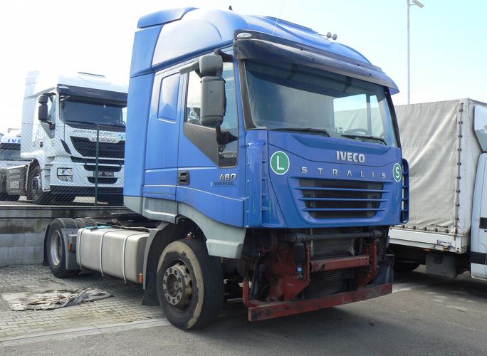 7.4.2015 Dražba nákladního automobilu Iveco, r. 2004, vyvolávací cena 40.000Kč 7.4.2015 Dražba nákladního automobilu Iveco, r. 2004, vyvolávací cena 40.000Kč