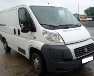 27.7.2016 Aukce automobilu Fiat Ducato 100 Multijet, r. 2008. Vyvolávací cena 76.000 Kč.