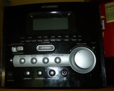 17.10.2016 Dražba minivěže zn. Hyundai + 2x repro. Vyvolávací cena 30 Kč. 17.10.2016 Dražba minivěže zn. Hyundai + 2x repro. Vyvolávací cena 30 Kč.