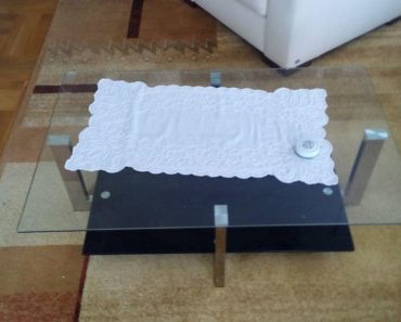 28.2.2017 Dražba konferenčního stolku. Vyvolávací cena 180 Kč. 28.2.2017 Dražba konferenčního stolku. Vyvolávací cena 180 Kč.