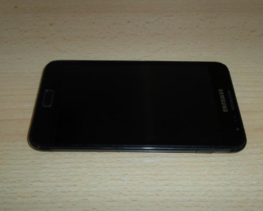 26.4.2017 Dražba mobilního telefonu Samsung. Vyvolávací cena 600 Kč.