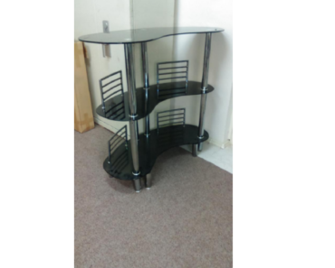 12.7.20217 Dražba barového stolu a židlí. Vyvolávací cena 500 Kč. 12.7.20217 Dražba barového stolu a židlí. Vyvolávací cena 500 Kč.