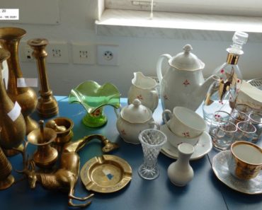 Do 3.10.2017 Výběrové řízení na prodej soubor movitých věcí (kovové, keramické a skleněné nádobí…). Minimální kupní cena 130 Kč. Do 3.10.2017 Výběrové řízení na prodej soubor movitých věcí (kovové, keramické a skleněné nádobí…). Minimální kupní cena 130 Kč.