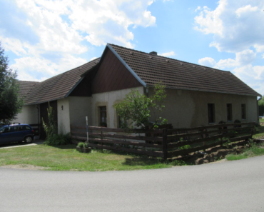 21.11.2017 Dražba rodinného domu, okres Jindřichův Hradec. Vyvolávací  cena 1.200.000 Kč.