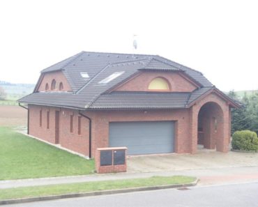 13.12.2017 Dražba / prodej domu. Tato nemovitost leží v okrese Žďár nad Sázavou. Vyvolávací nebo kupní cena 2.306.667 Kč 13.12.2017 Dražba / prodej domu. Tato nemovitost leží v okrese Žďár nad Sázavou. Vyvolávací nebo kupní cena 2.306.667 Kč