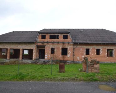 11.04.2018  Dražba / prodej domu. Tato nemovitost leží v okrese Praha-východ. Vyvolávací nebo kupní cena 2.212.593 Kč