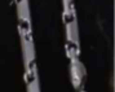 11.4.2018 Dražba stříbrného řetízku, články hranoly. Vyvolávací cena 2.738 Kč.