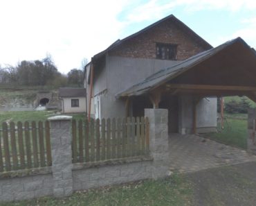 Do 31.8.2018 Prodej RD s pozemkem. Tato nemovitost leží v okrese Cheb. Minimální cena 2.900.000 Kč. Do 31.8.2018 Prodej RD s pozemkem. Tato nemovitost leží v okrese Cheb. Minimální cena 2.900.000 Kč.