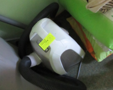 31.10.2018 Dražba vysavače Phillips. Vyvolávací cena 300 Kč.