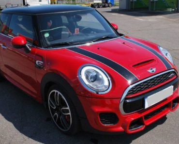 6.10.2018 Dražba automobilu Mini John Cooper Works. Vyvolávací cena 598.000 Kč.