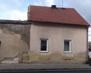 15.10.2018  Dražba domu. Tato nemovitost leží v okrese Rakovník. Vyvolávací cena 363 000 Kč