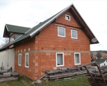 11.7.2019 Dražba nemovitosti (Zděný dům se sedlovou střechou – podíl 101/108). Vyvolávací cena 397.455 Kč, ID568449