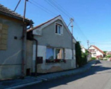 16.10.2019 Dražba nemovitosti (Rodinný dům, Spálené Poříčí, podíl 1/9). Vyvolávací cena 67.000 Kč, ➡ ID654068