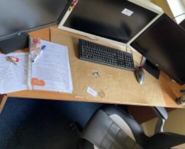 20.6.2022 Aukce nábytku (stůl, 2x židle). Vyvolávací cena 1 Kč, ➡️ ID864812 20.6.2022 Aukce nábytku (stůl, 2x židle). Vyvolávací cena 1 Kč, ➡️ ID864812